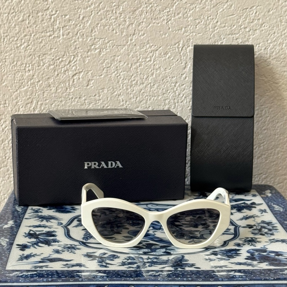 Prada white Sunglasses with case new